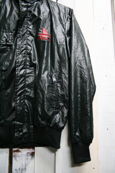 80年代頃 ナイロンブルゾンジャケット ブラック 古着 サイズ：M位・古着屋ヘブンズドア・通販可能です。