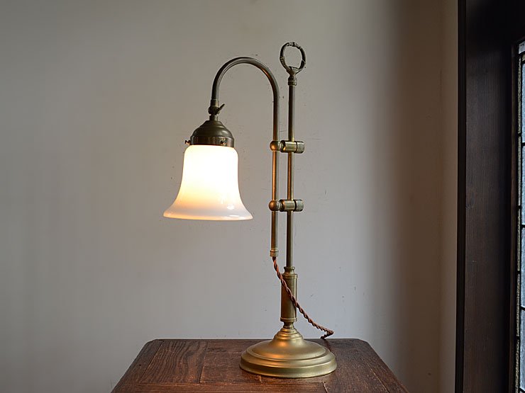 ミルクガラスシェード 真鍮テーブルランプ（H52cm）｜アンティーク照明・ランプ｜CHELSEA antique＆decoration（チェルシー）