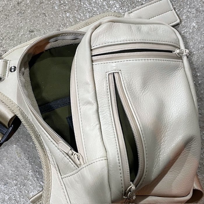 KUSHITANI【クシタニ】K-3578ZLD 2 WAY LEG BAG EXALITO LEATHER MODEL（2ウェイレッグバッグ  エグザリートレザーモデル） - HARM'S WAY ハームズウェイ