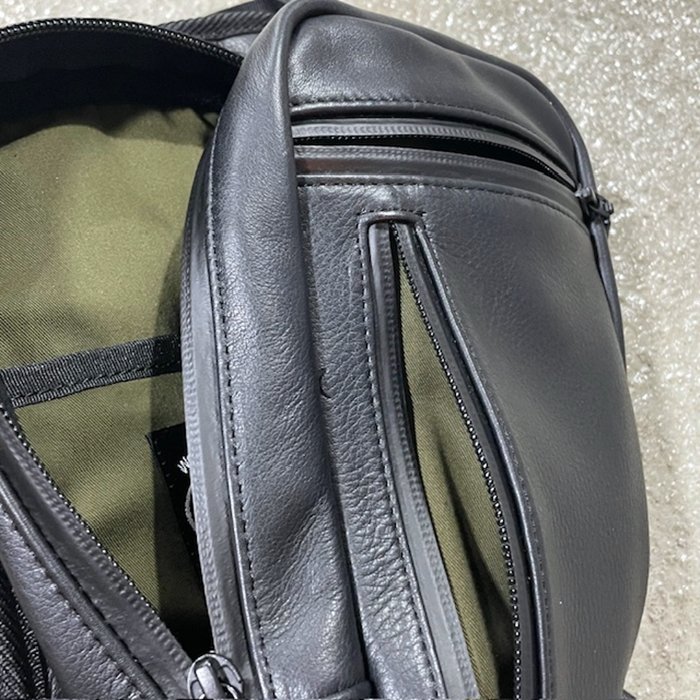 KUSHITANI【クシタニ】K-3578ZLD 2 WAY LEG BAG EXALITO LEATHER MODEL（2ウェイレッグバッグ  エグザリートレザーモデル） - HARM'S WAY ハームズウェイ