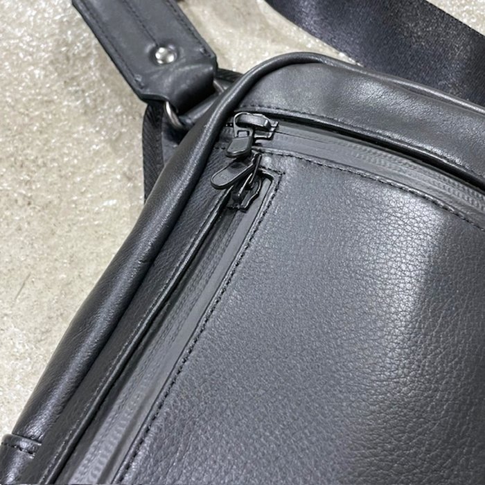 KUSHITANI【クシタニ】K-3578ZLD 2 WAY LEG BAG EXALITO LEATHER MODEL（2ウェイレッグバッグ  エグザリートレザーモデル） - HARM'S WAY ハームズウェイ