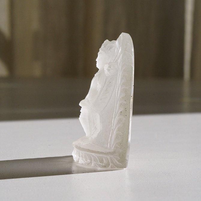 天然石　水晶　菩薩像 伊勢宮忠 天然石館 | 貴重な天然水晶の「観音様」の彫刻です。観音とは