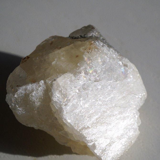 ロシア産フェナカイト原石1 - 天然石ショップ「ワイオリ