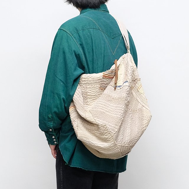 by walid ショルダー バックSQUARE BAG-