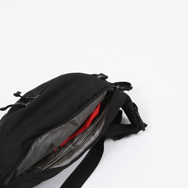 MOUNTAIN HIP PACK 3.5 #Black [eg11003a]