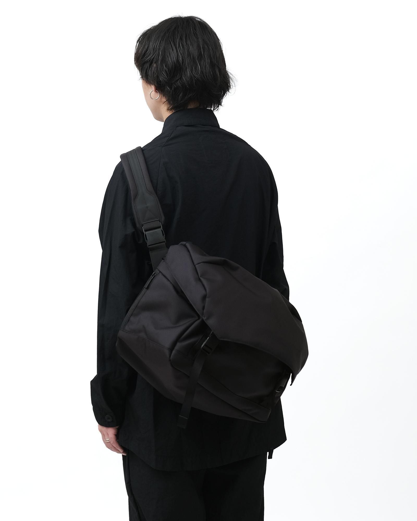 MONOLITH SHOULDER PRO FLAP M #BLACK [PR-4099]｜Silver and Gold