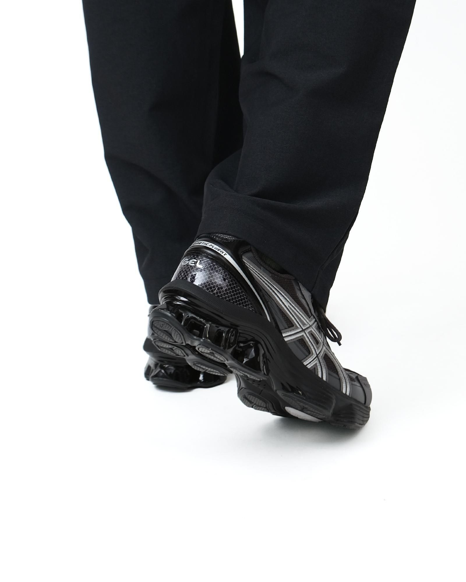 ASICS GEL-KINETIC FLUENT #GRAPHITE GREY x PURE SILVER