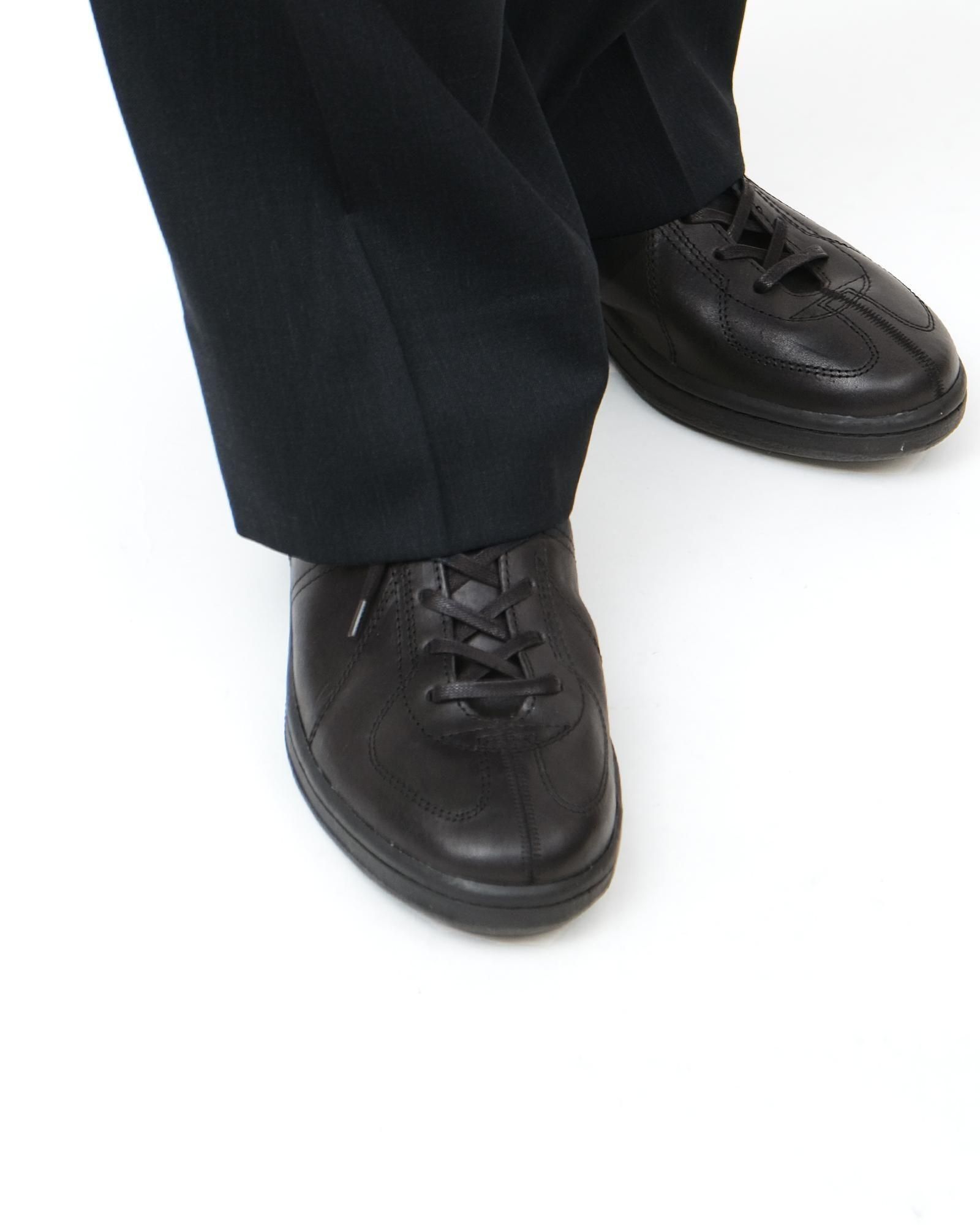 blurhmsROOTSTOCK × REPRODUCTION OF FOUND INSIDE-OUT GERMAN TRAINER