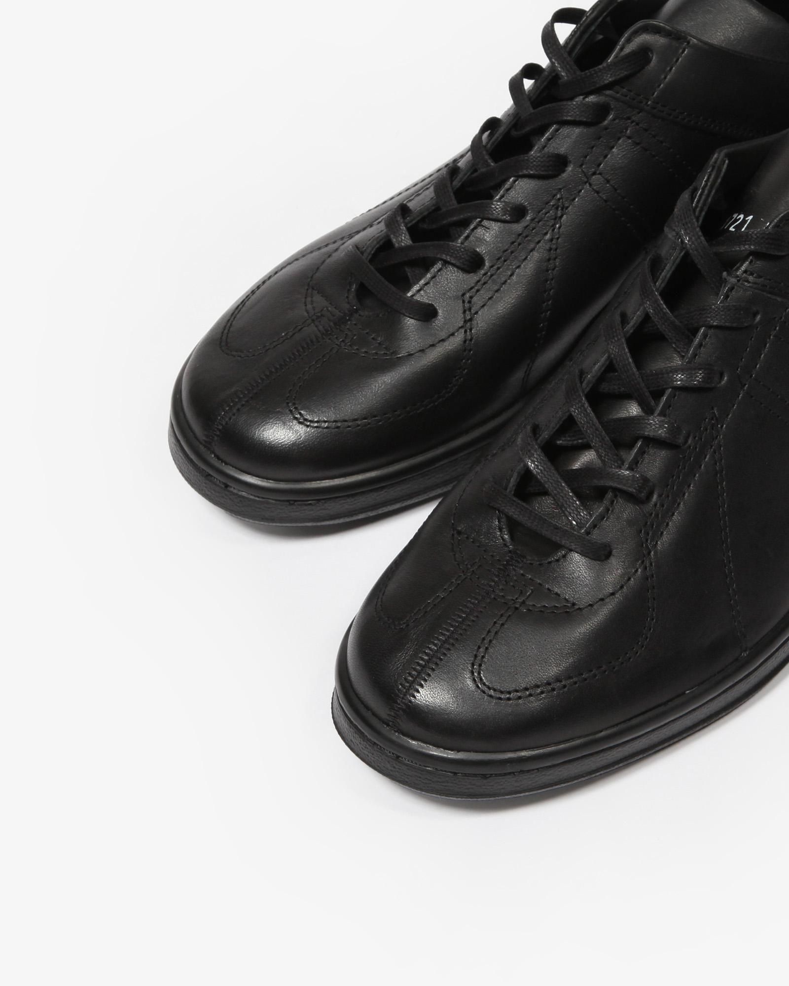 blurhmsROOTSTOCK × REPRODUCTION OF FOUND INSIDE-OUT GERMAN TRAINER