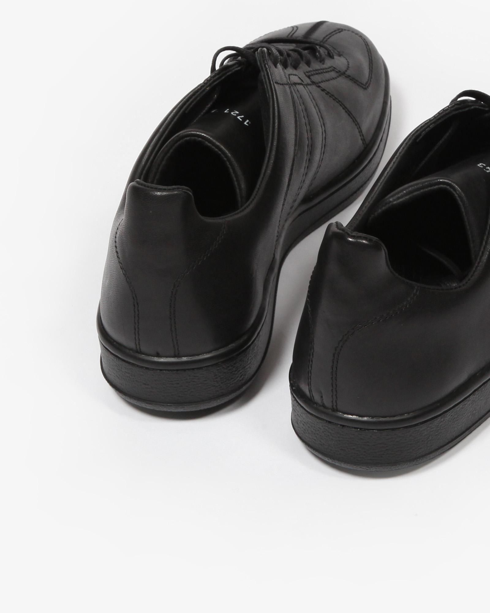 blurhmsROOTSTOCK × REPRODUCTION OF FOUND INSIDE-OUT GERMAN TRAINER