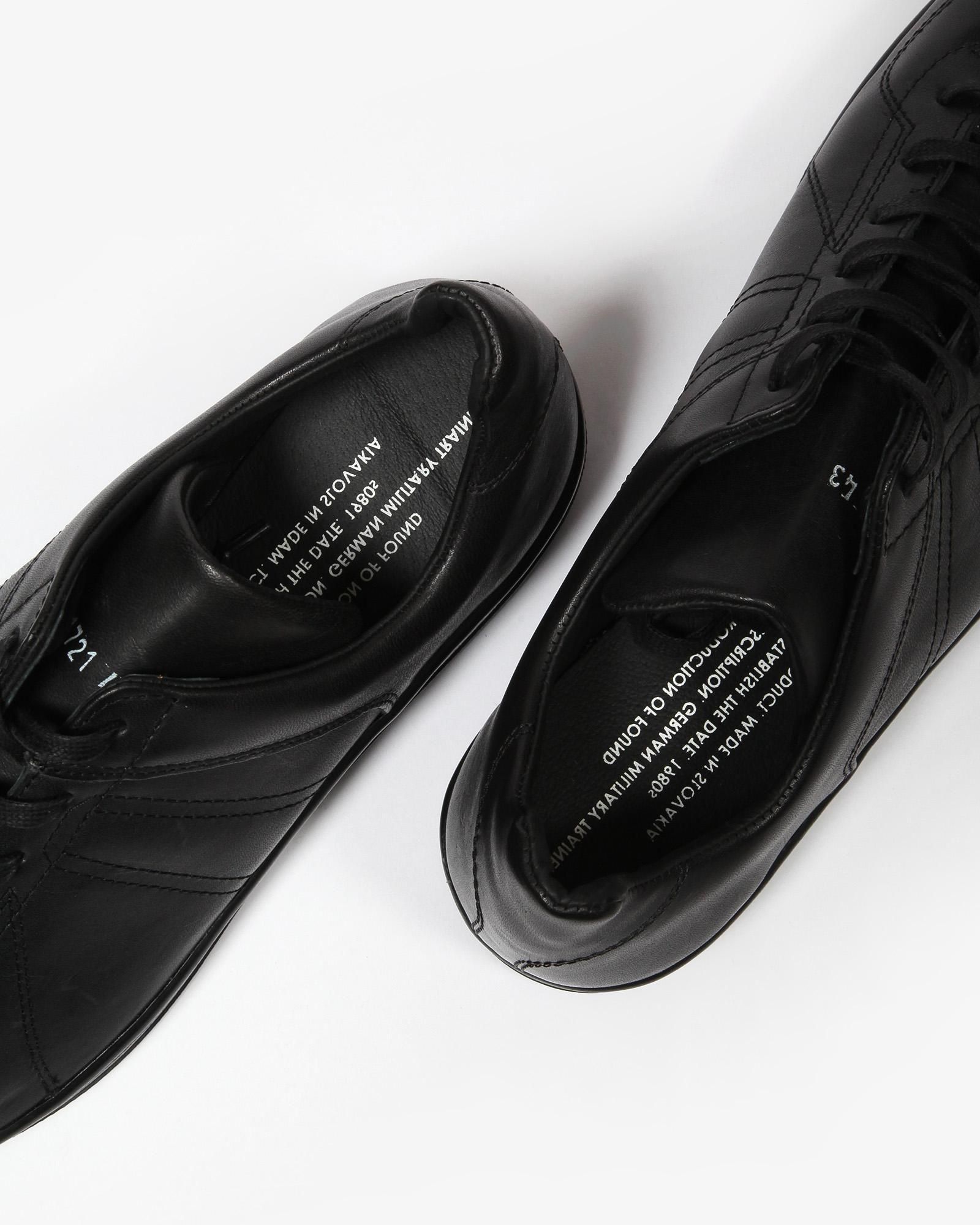 blurhmsROOTSTOCK × REPRODUCTION OF FOUND INSIDE-OUT GERMAN TRAINER