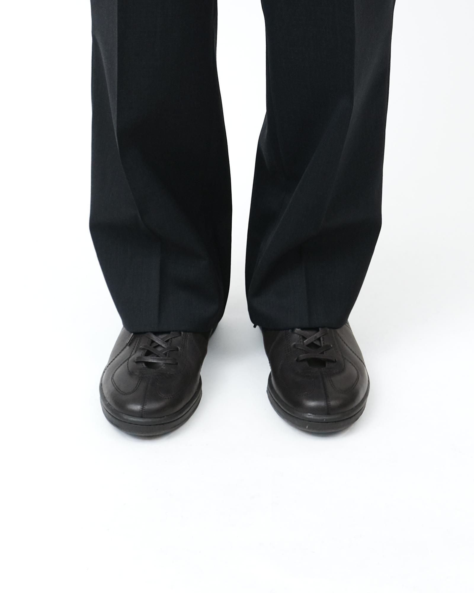 blurhmsROOTSTOCK × REPRODUCTION OF FOUND INSIDE-OUT GERMAN TRAINER