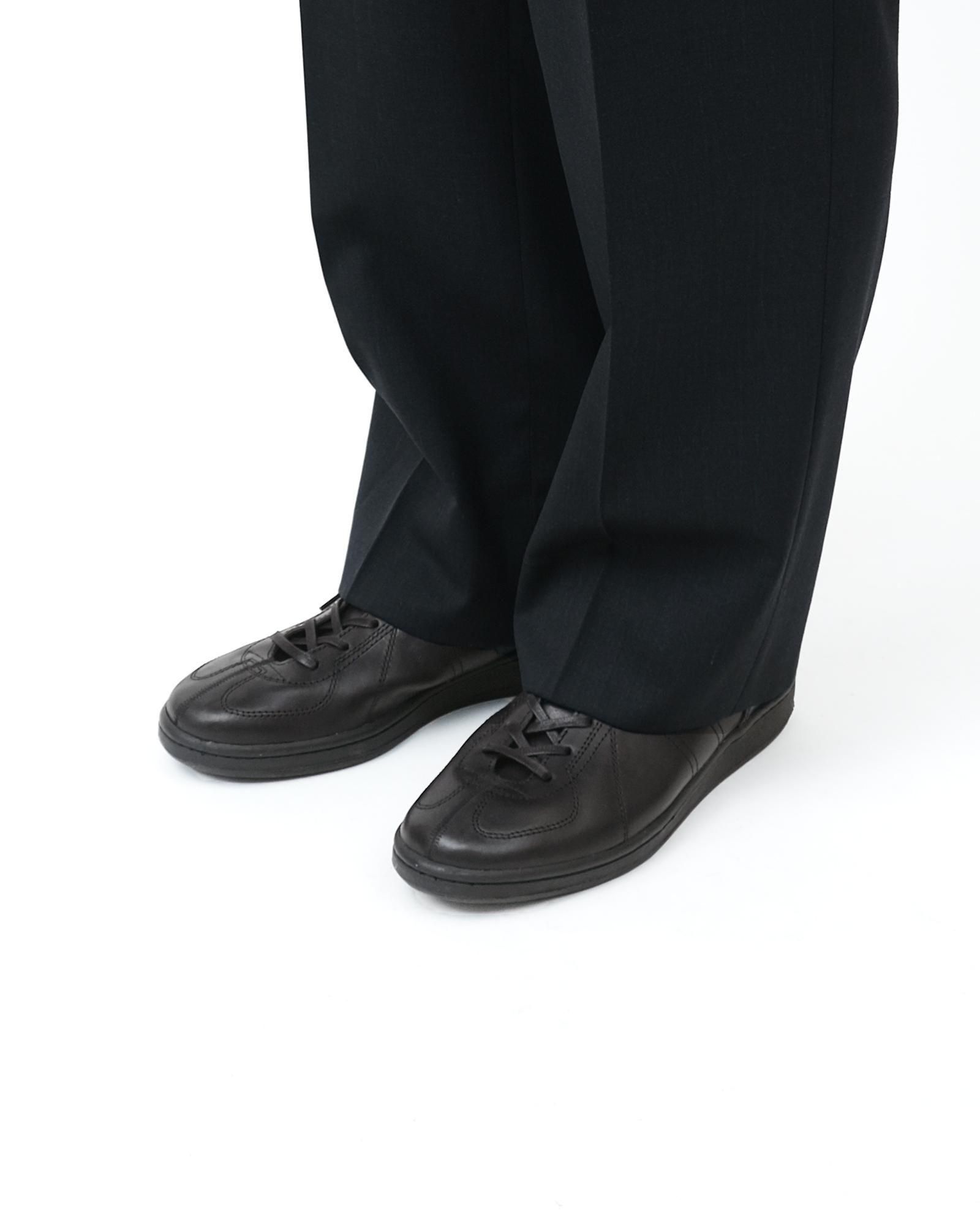 blurhmsROOTSTOCK × REPRODUCTION OF FOUND INSIDE-OUT GERMAN TRAINER