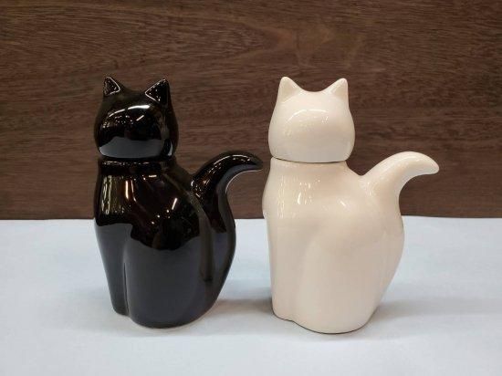 中国工芸 招き猫 ネコ 醤油差し 25オ420 猫の醤油差し 白＆黒