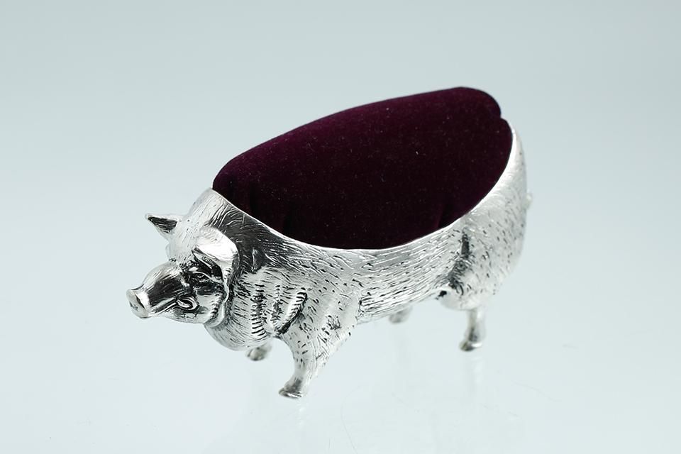 豚のピンクッション（針差し） 銀無垢 ジャーマンシルバー