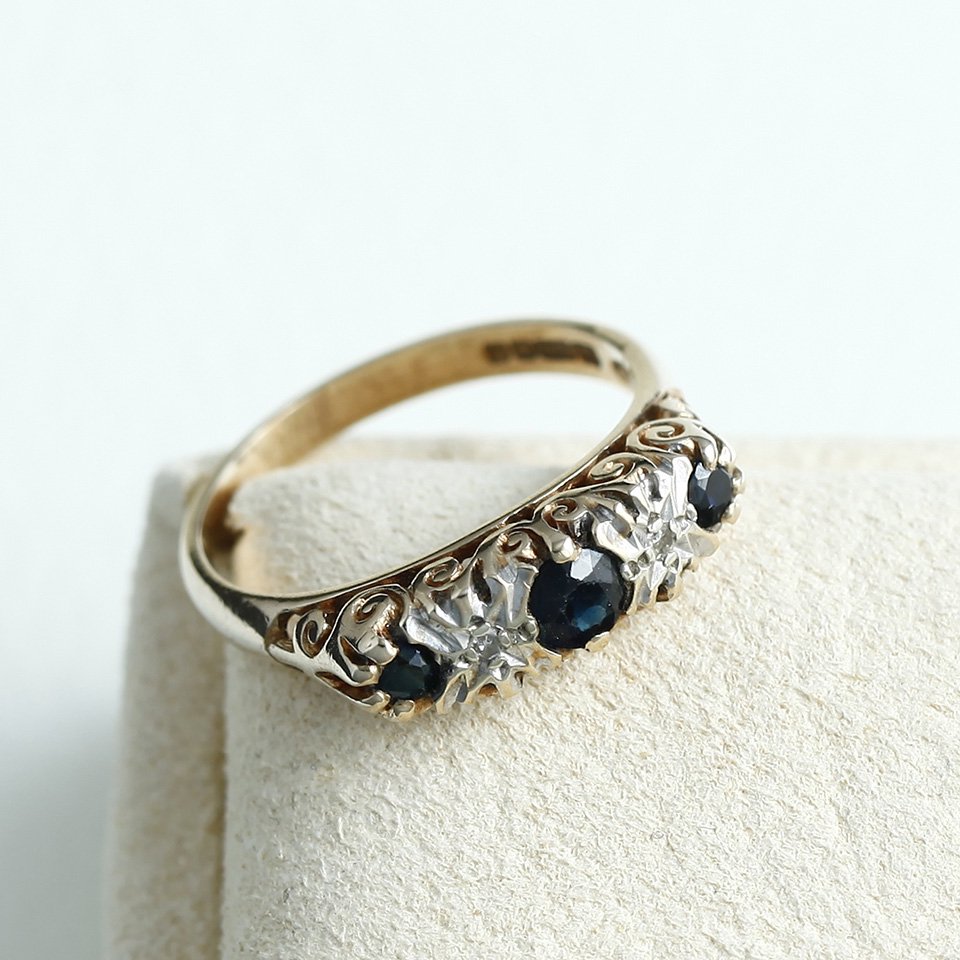 サファイア＆ダイヤモンドのリング　指輪　9KYG　19世紀末　英国ヴィクトリア王朝期　r-21 - アンティーク&オールディーズ　オンラインストア