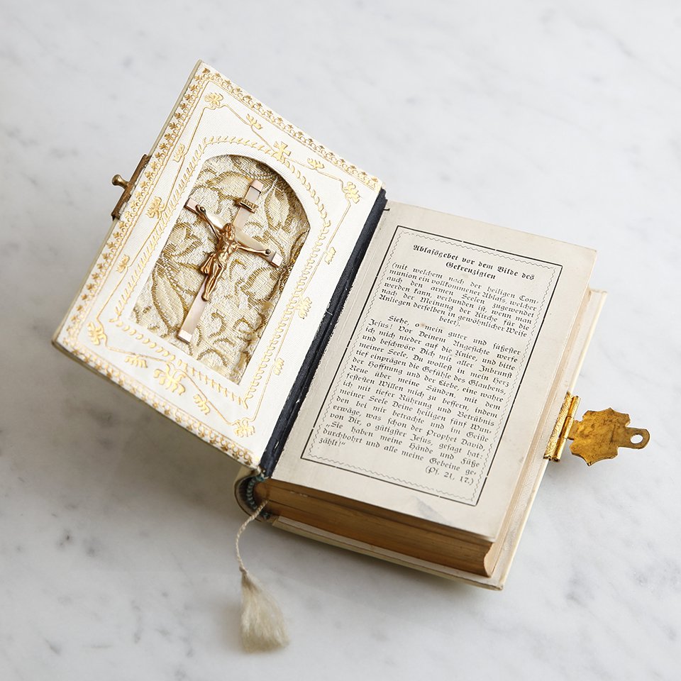 プレイヤーブック セルロイド装本の祈祷書 十字架と栞付き 1883年
