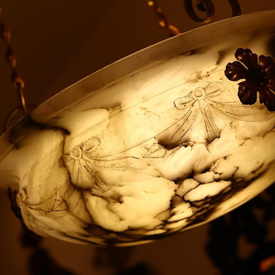 ロイズアンティークス■1920年代■アールデコ■アラバスター■シャンデリア■4灯 アラバスター（雪花石膏）の1灯シャンデリア リボン 1920年代