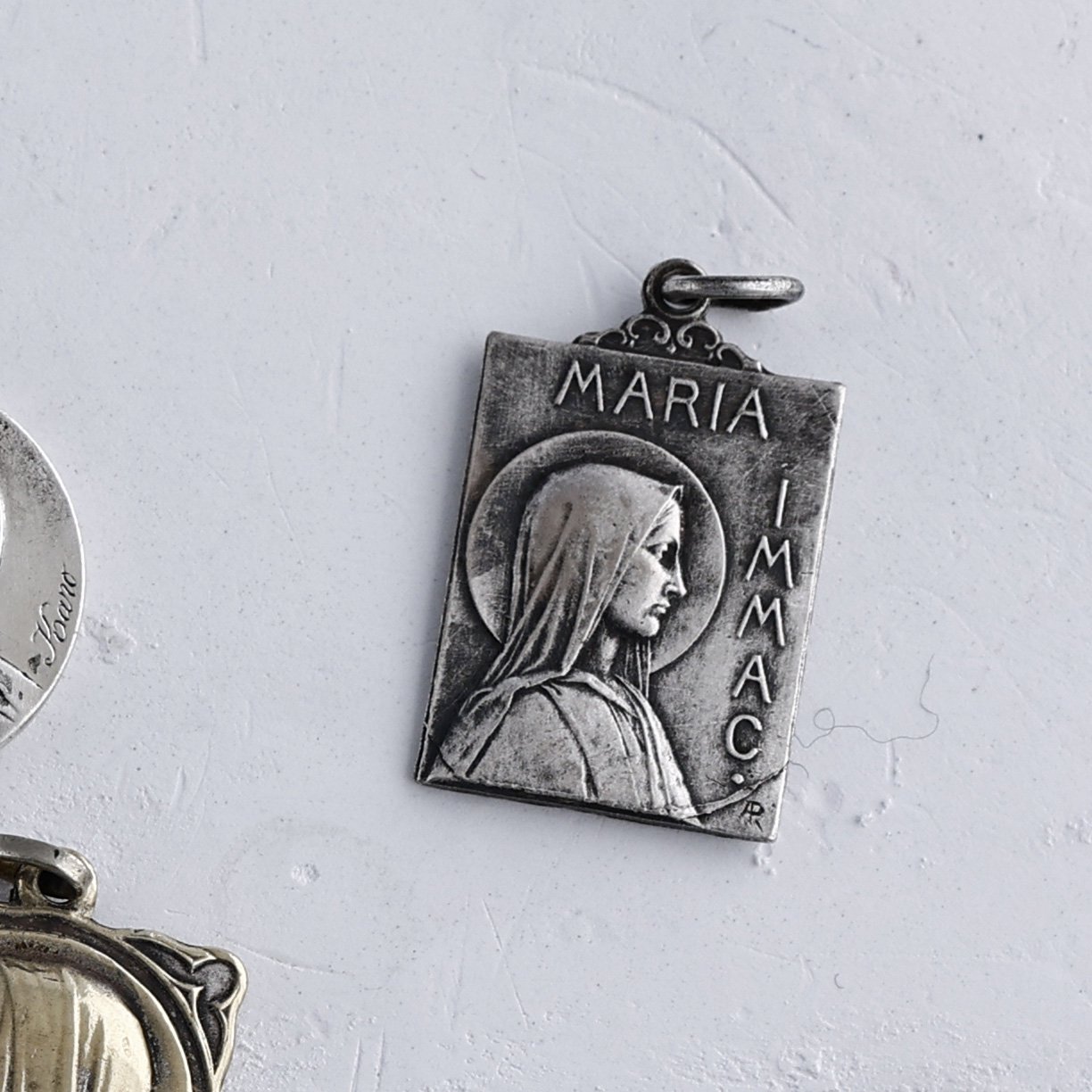 マリア様のペンダントトップたち（お一つから）　フランス　アンティーク　Antique Maria Pendant - アンティーク&オールディーズ　 オンラインストア