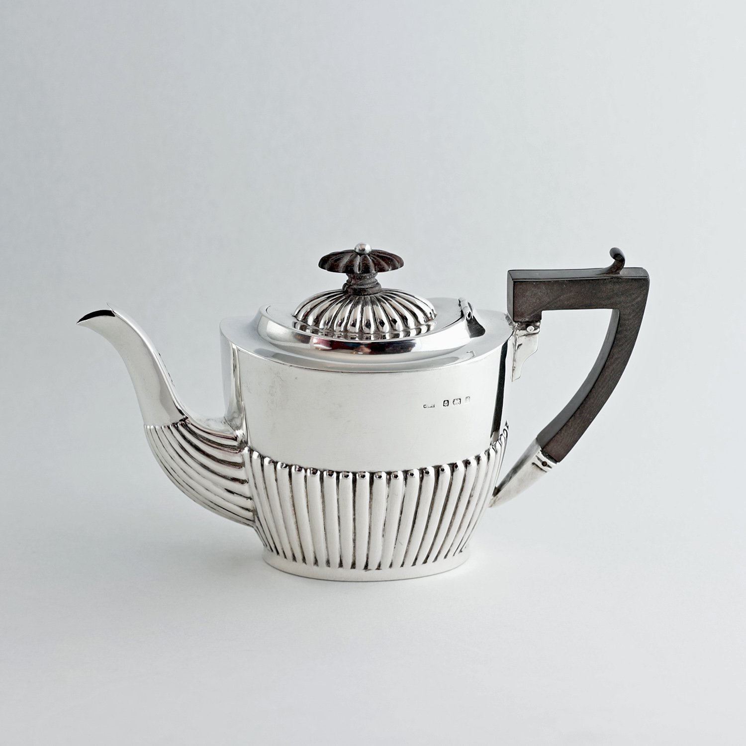純銀のティーポット　ウィリアム・ヘンリー・レザー社　紅茶　1900年代　英国アンティーク　バーミンガム - アンティーク&オールディーズ　 オンラインストア