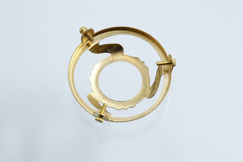 アンティーク 真鍮のホルダー（ギャラリー） ガラスシェード用 口径４．８～６．０ｃｍ 新品 blh1 - アンティークオールディーズ オンラインストア