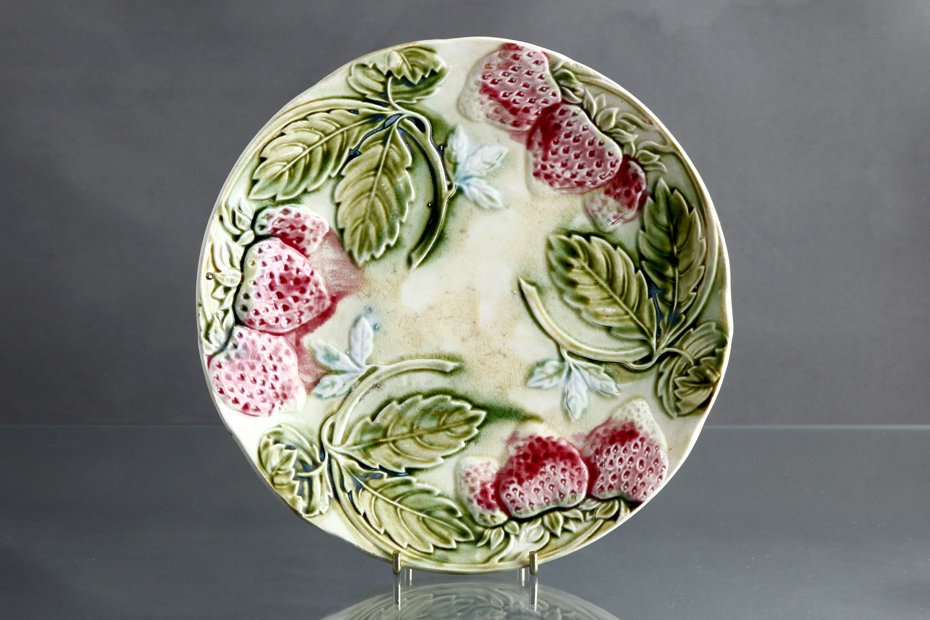 バルボティーヌ　「ストロベリー」　お皿　21cm　フレンチマジョリカ　19世紀末　 - アンティーク&オールディーズ　オンラインストア