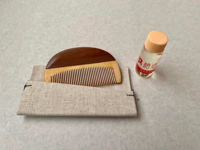 つげ　小判彫　くし つげ 小判型 マロン（細） - お六櫛本舗｜手挽き櫛・みねばり櫛
