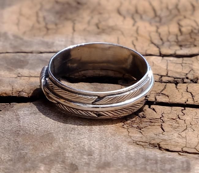 インディアンジュエリー LENA PLATERO フェザー シルバーバングル