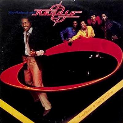 <img class='new_mark_img1' src='https://img.shop-pro.jp/img/new/icons5.gif' style='border:none;display:inline;margin:0px;padding:0px;width:auto;' />RAY PARKER JR. & RAYDIO - TWO PLACES AT THE SAME TIME (LP) (VG/VG)