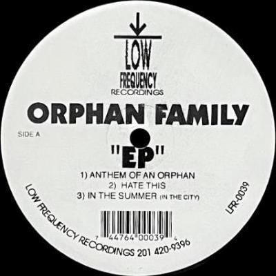 <img class='new_mark_img1' src='https://img.shop-pro.jp/img/new/icons5.gif' style='border:none;display:inline;margin:0px;padding:0px;width:auto;' />ORPHAN FAMILY - EP (12) (VG+)