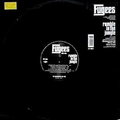 <img class='new_mark_img1' src='https://img.shop-pro.jp/img/new/icons5.gif' style='border:none;display:inline;margin:0px;padding:0px;width:auto;' />FUGEES - RUMBLE IN THE JUNGLE (12) (EU) (PROMO) (VG+/VG+)