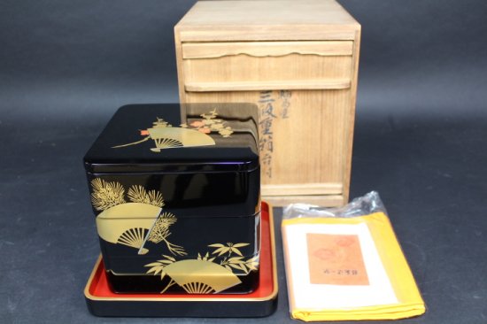 日本伝統工芸品輪島塗　三段重　重箱　扇面　松竹梅　蒔絵