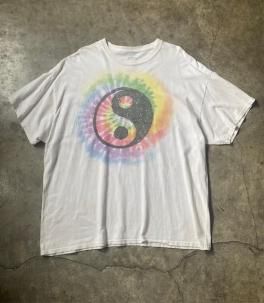 <img class='new_mark_img1' src='https://img.shop-pro.jp/img/new/icons5.gif' style='border:none;display:inline;margin:0px;padding:0px;width:auto;' />TIY DYE  "YIN YANG" T  (USED)
