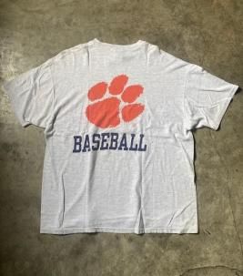 <img class='new_mark_img1' src='https://img.shop-pro.jp/img/new/icons5.gif' style='border:none;display:inline;margin:0px;padding:0px;width:auto;' />'s "CLEMSON BASEBALL" T  (VINTAGE)

