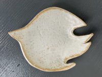 鳥の小皿　クリーム色　月と魚 ITS-1019D