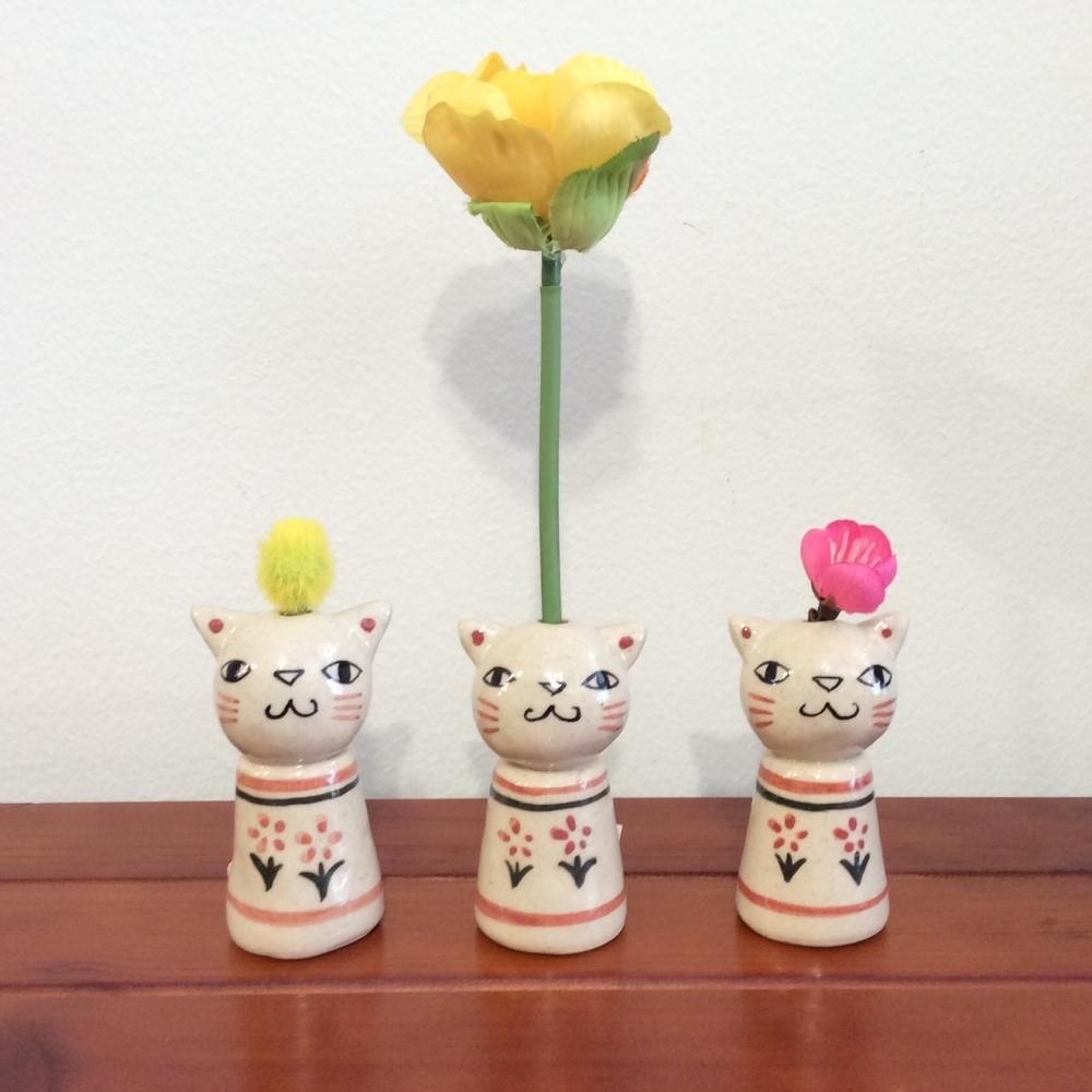 陶器屋スピコ ねこけし一輪挿し しろねこ 和モダン 猫雑貨 王冠印雑貨店 陶器屋スピコ ねこけし一輪挿し しろねこ 和モダン 猫雑貨 王冠印雑貨店