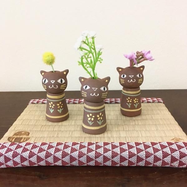 陶器屋スピコ ねこけし一輪挿し ちゃねこ 和モダン 猫雑貨 王冠印雑貨店 陶器屋スピコ ねこけし一輪挿し ちゃねこ 和モダン 猫雑貨 王冠印雑貨店