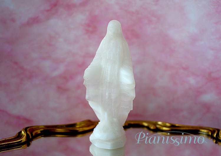 無原罪の聖母マリア様／ホワイトジェイド（彫刻置物） - 天然石