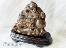 【手彫り】タイガーアイ「玉と遊ぶ龍」彫刻置物