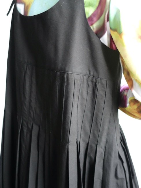 お得に買える通販 CHOPOVA LOWENA BLACK SNAP PLEATED DRESS bikescape.mk