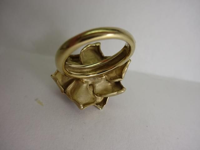 <img class='new_mark_img1' src='https://img.shop-pro.jp/img/new/icons24.gif' style='border:none;display:inline;margin:0px;padding:0px;width:auto;' />K18 WG 薔薇型 D0,08ct 17,8g 画像1