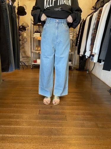 CHIGNON【 シニヨン 】シンチバックデニムワイドパンツ