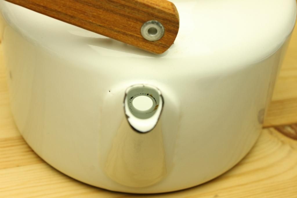 アラビア　Finella エナメルやかん Heikki Orvolaデザイン アラビア Finella エナメルやかん Heikki Orvolaデザイン