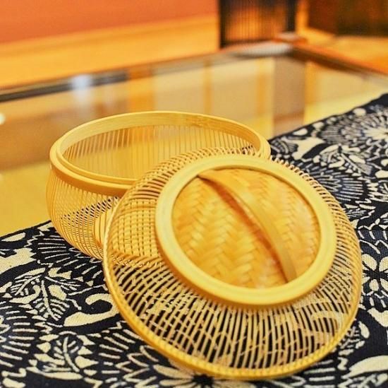【ご予約品】未使用　秋田杉　組子細工　八角菓子器　大橋作　伝統工芸品 Amazon.co.jp: 秋田杉 組子細工 八角菓子器 大橋作 伝統工芸