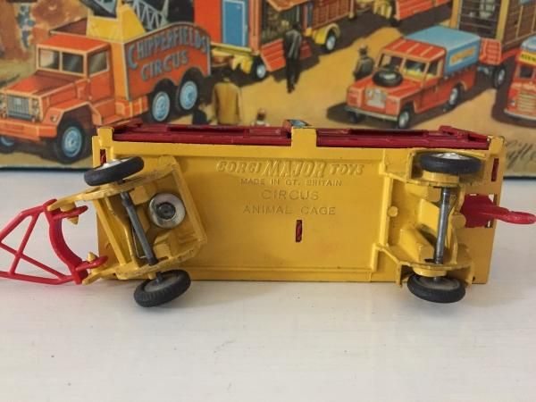 CORGI TOYS CHIPPERFIELDS CIRCUS☆
