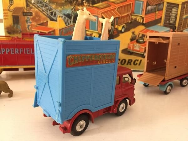 CORGI TOYS CHIPPERFIELDS CIRCUS☆
