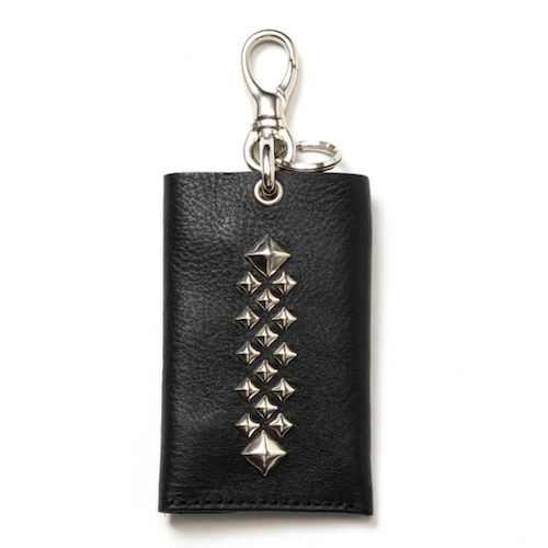 <img class='new_mark_img1' src='https://img.shop-pro.jp/img/new/icons5.gif' style='border:none;display:inline;margin:0px;padding:0px;width:auto;' />CALEE_[]STUDS LEATHER KEY CASE
