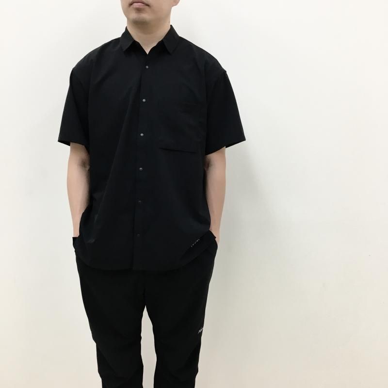  NANGA 
DotAir® COMFY S/S SHIRT(P.BLACK)