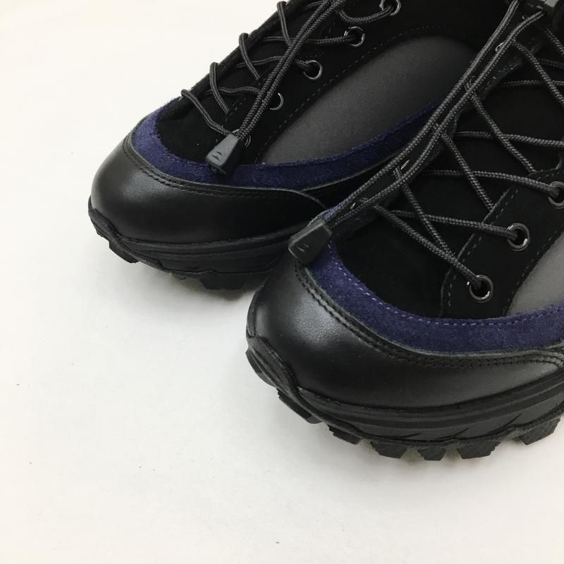  yuers LEAVES  TRAKING SHOES (BLACK)