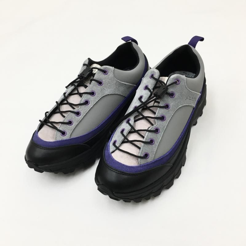  yuers LEAVES  TRAKING SHOES (GRAY)